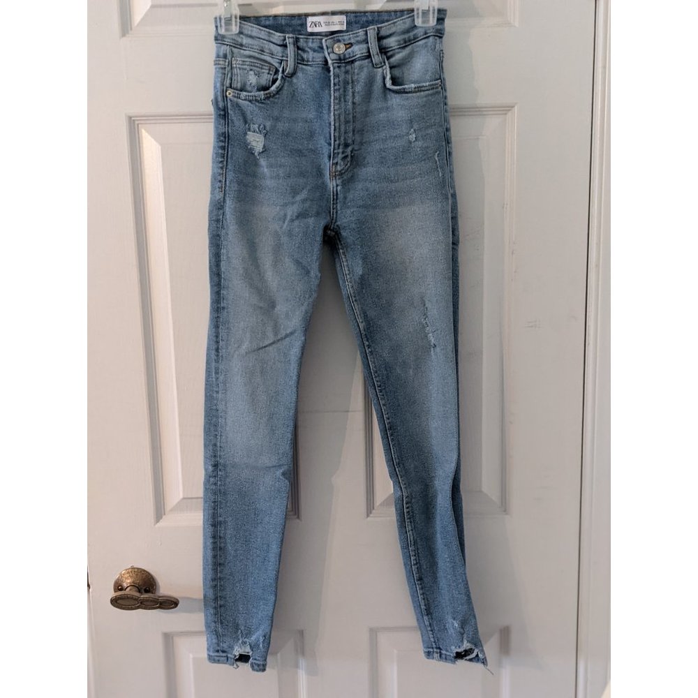 Zara vintage wash destroyed skinny jeans, size 4